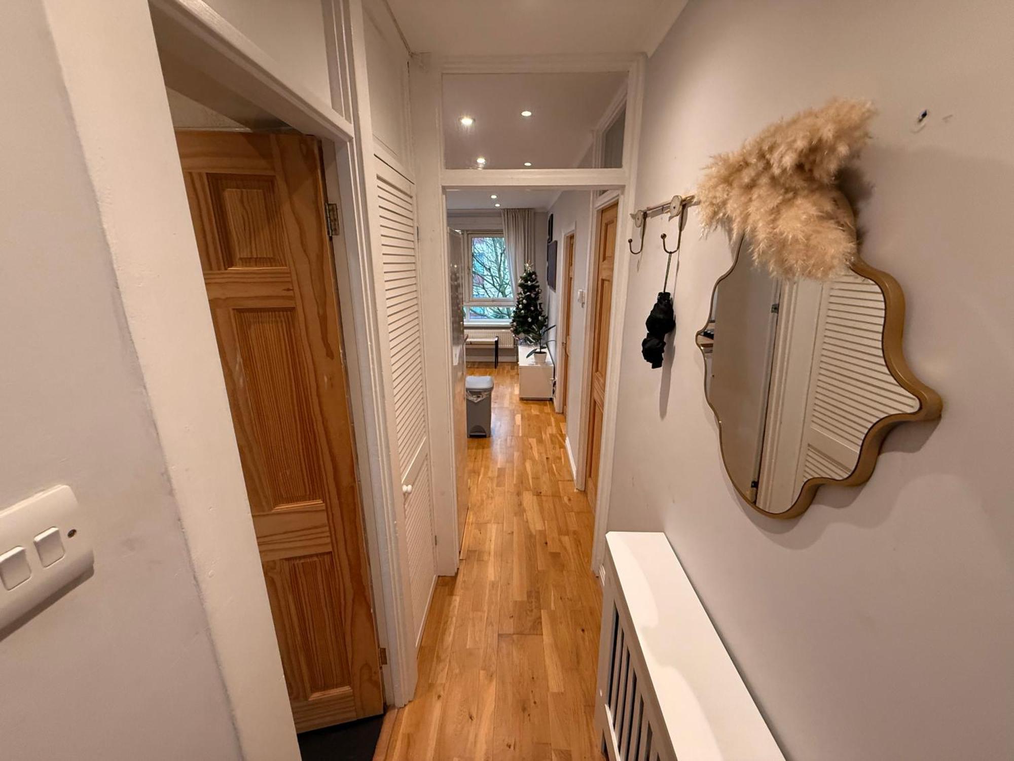 Two Bedroom Flat In The Heart Of Лондон Екстериор снимка